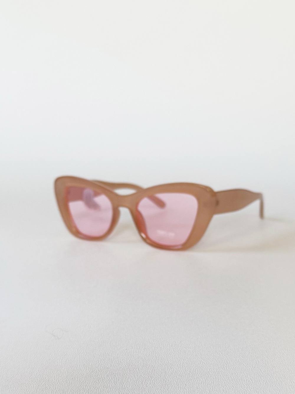 Free People Laguna Butterfly Sunglasses in Pink | NWT - Picture 3 of 9
